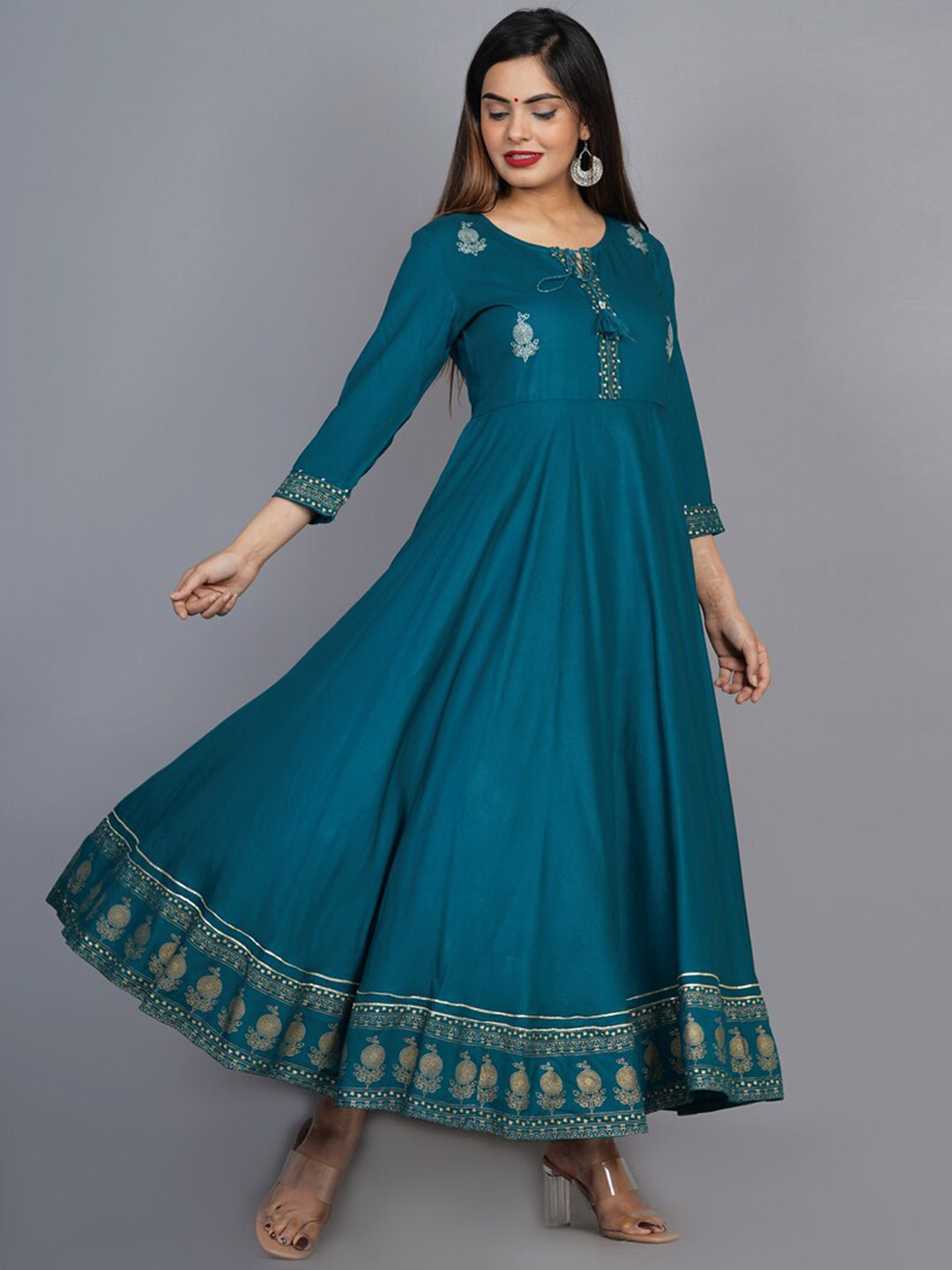 35edb05d-01e8-4946-9be5-6b5802043ff11648710759407KALINIWomenGreenKeyholeNeckFlaredSleevesAnarkaliKurta3 Women Green Ethnic Motifs Embroidered Keyhole Neck Anarkali Kurta - Image 3