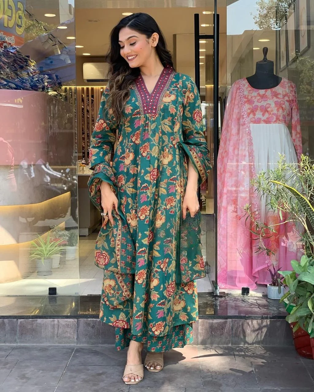 36917c32-0a6c-419e-8ee1-061bffd4b3bc Green Floral Printed Cotton Kurta and Pant Set with Mulmul Dupatta - Image 4