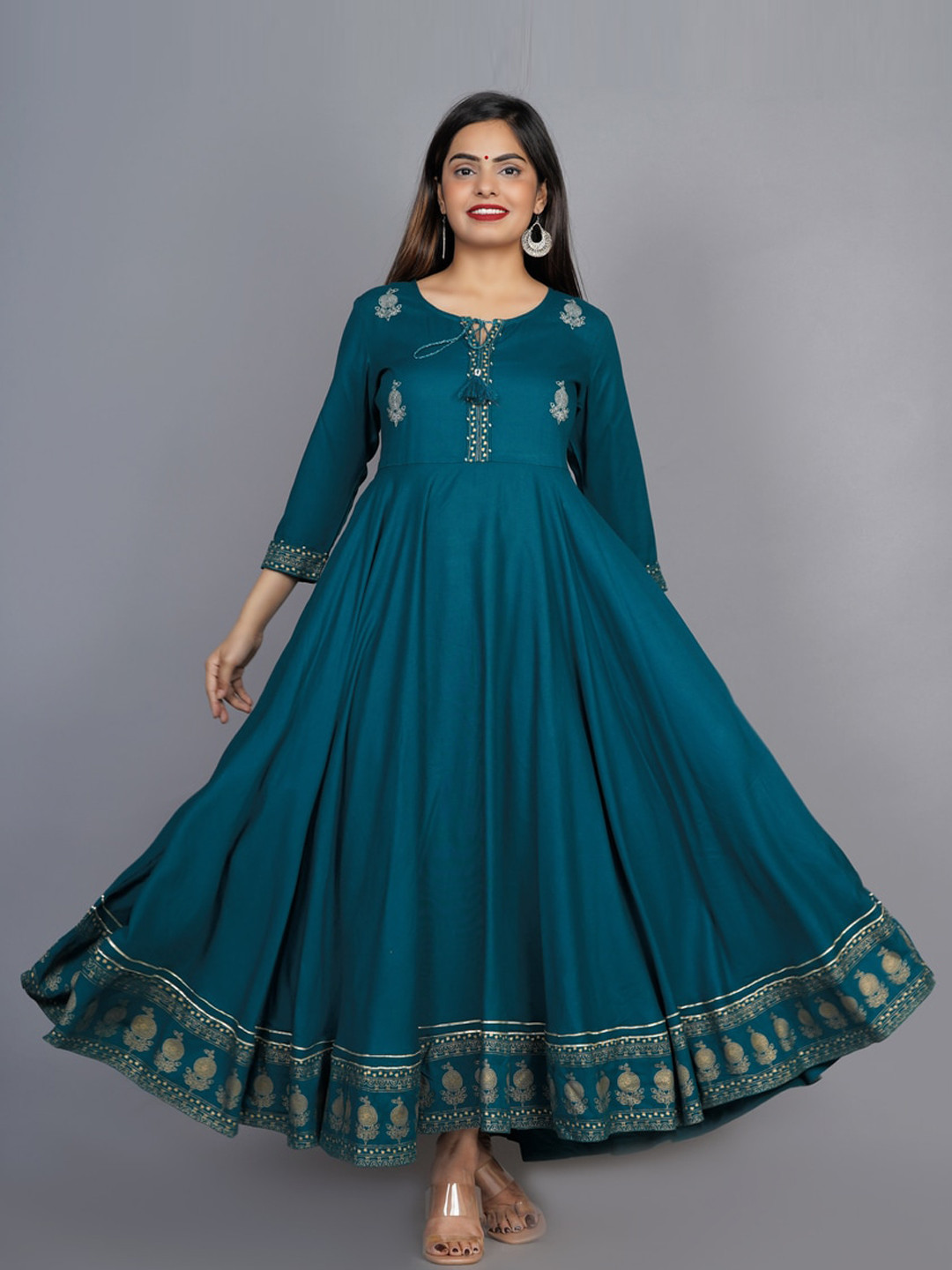 5d2b32f1-f5d3-4434-abf7-2e509eb3eb511648710759394KALINIWomenGreenKeyholeNeckFlaredSleevesAnarkaliKurta1 Women Green Ethnic Motifs Embroidered Keyhole Neck Anarkali Kurta