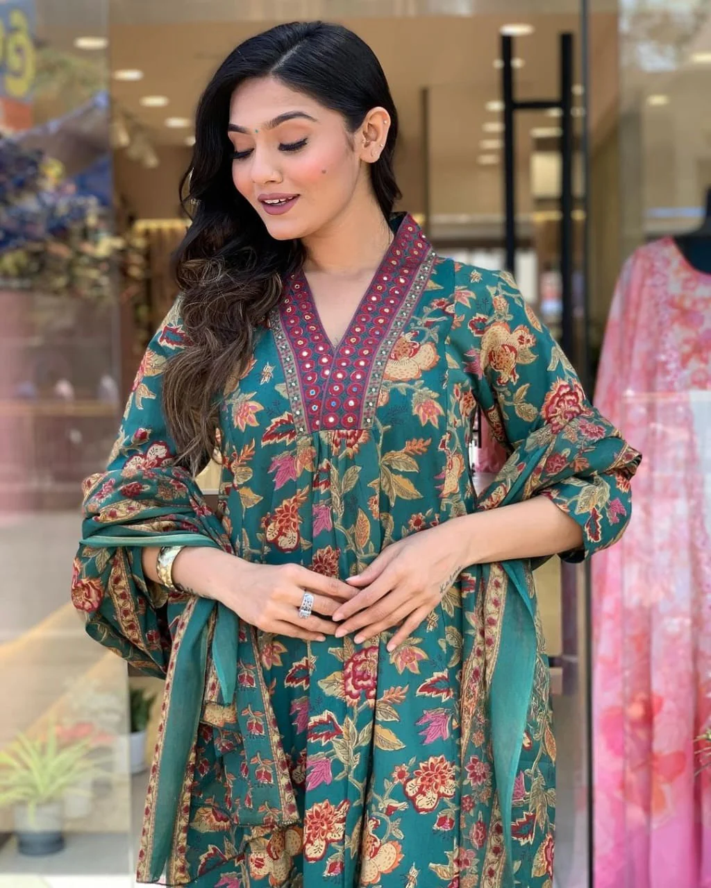 82edb16e-7588-4c9f-9770-0d01336491a7 Green Floral Printed Cotton Kurta and Pant Set with Mulmul Dupatta - Image 2